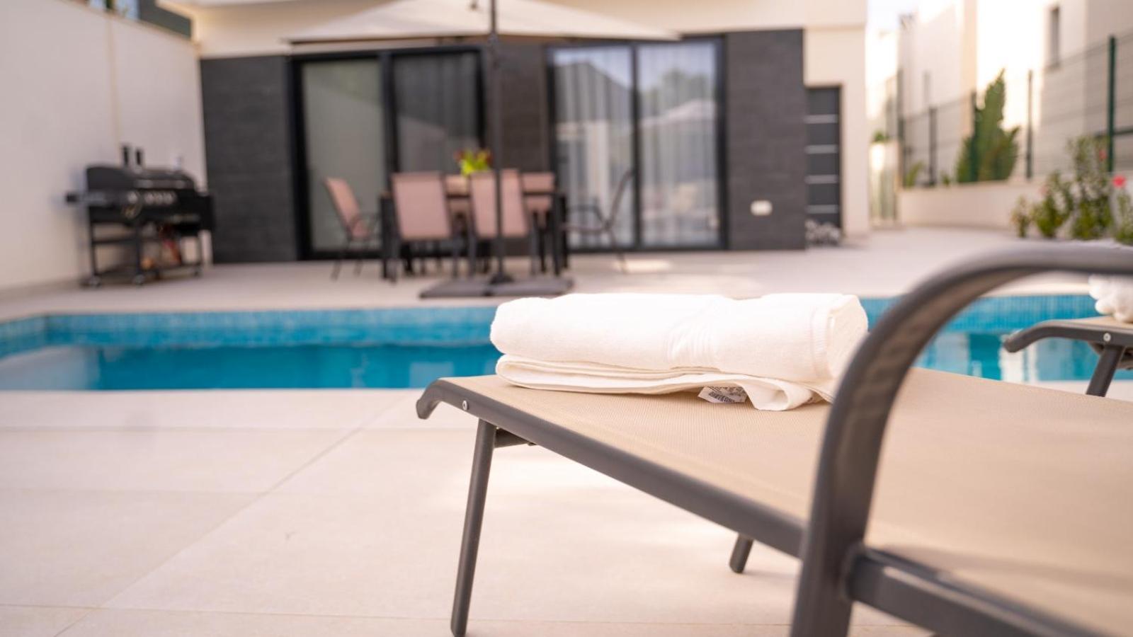 Amberes Apartment, A Stylish Villa'S Independent Downstairs Apartment With Private Swimming Pool And Terrace Polop de la Marina Exterior foto